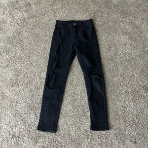 black ripped skinny jeans